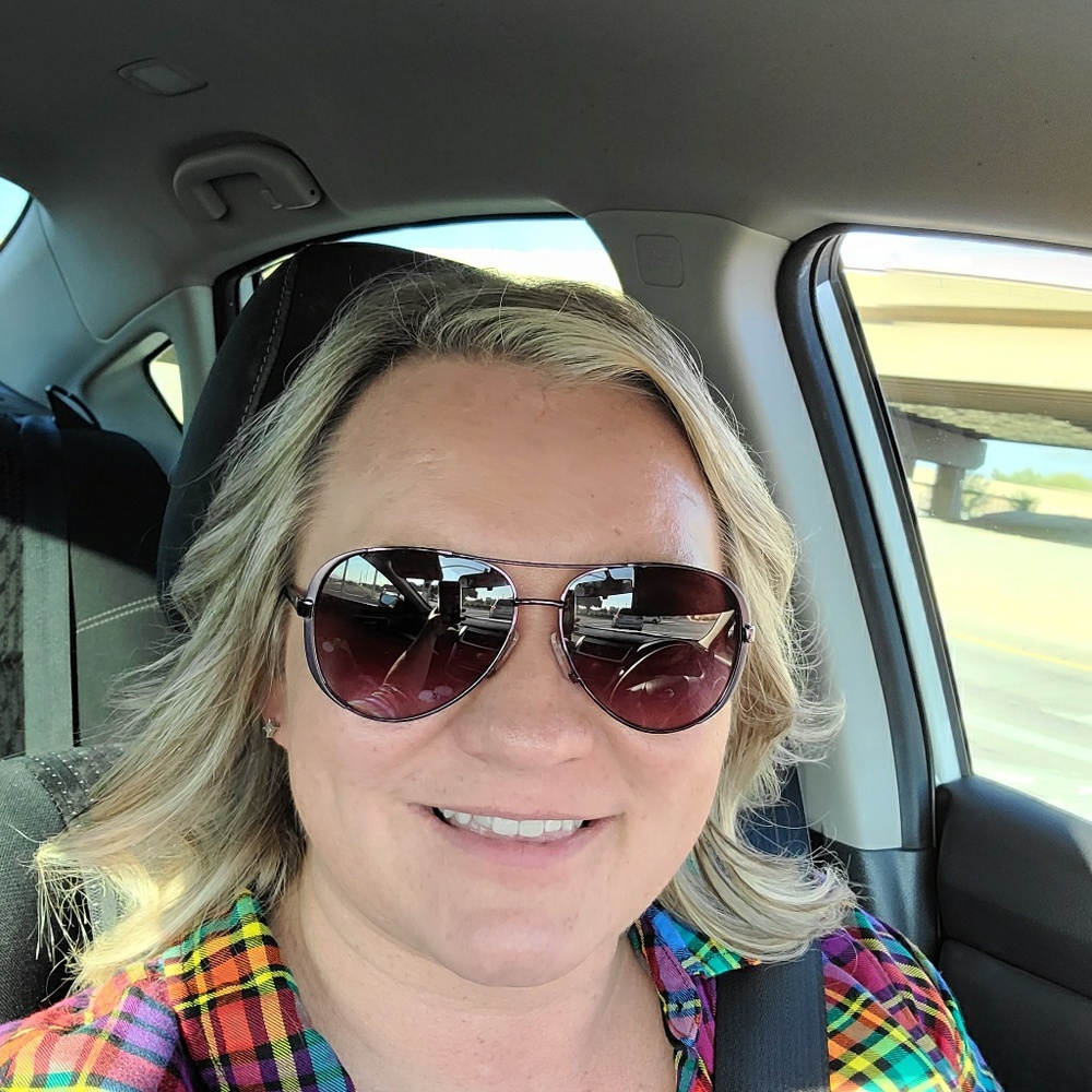 Meet your Posher, Nicole